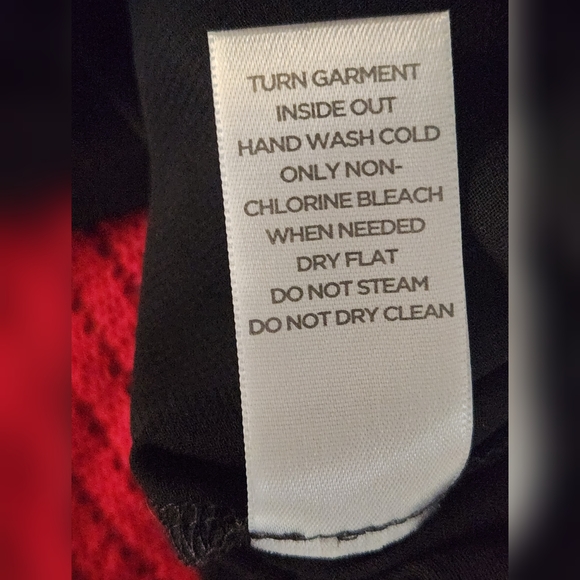 Avenue Black Sleeveless Embellished Pleated Blouse - Picture 10 of 10